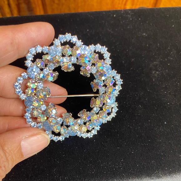 Vintage Jewelry - Vintage BLUE Rhinestone Brooch